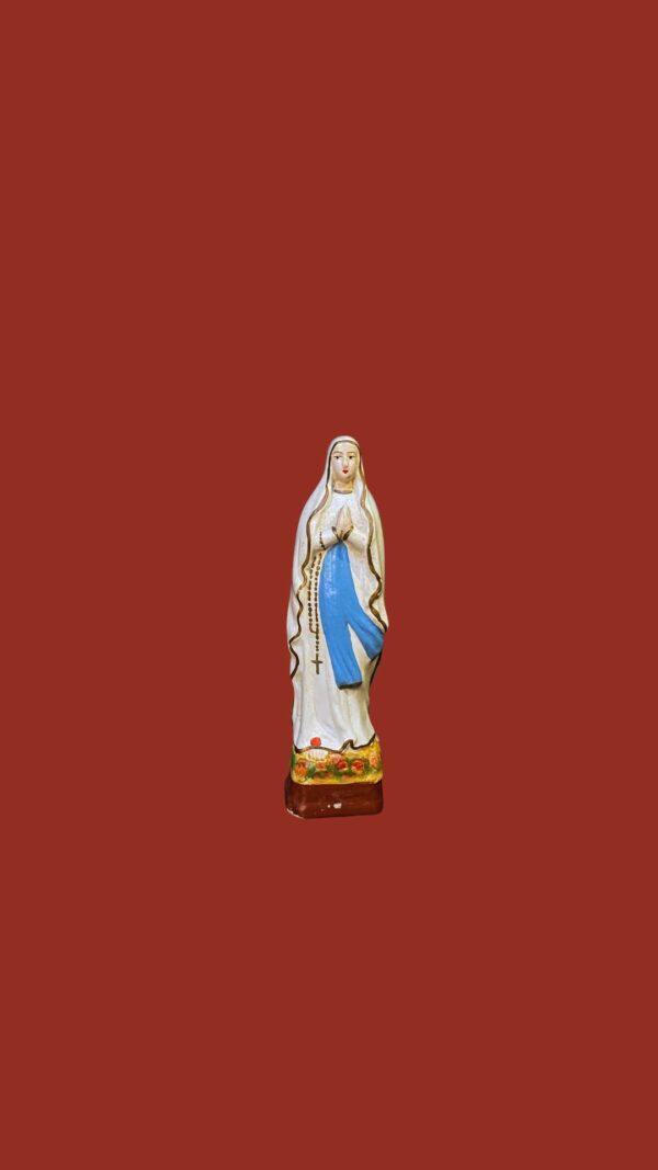 Vierge en plâtre polychrome