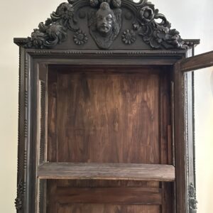 Vitrine en bois sculpté – Image 8