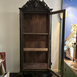 Vitrine en bois sculpté – Image 7