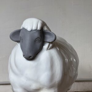 Mouton en béton émaillé – Image 5