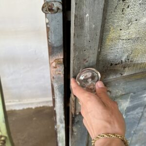 Armoire à légumes patinée – Image 7