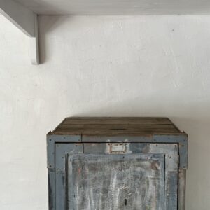 Armoire à légumes patinée – Image 9